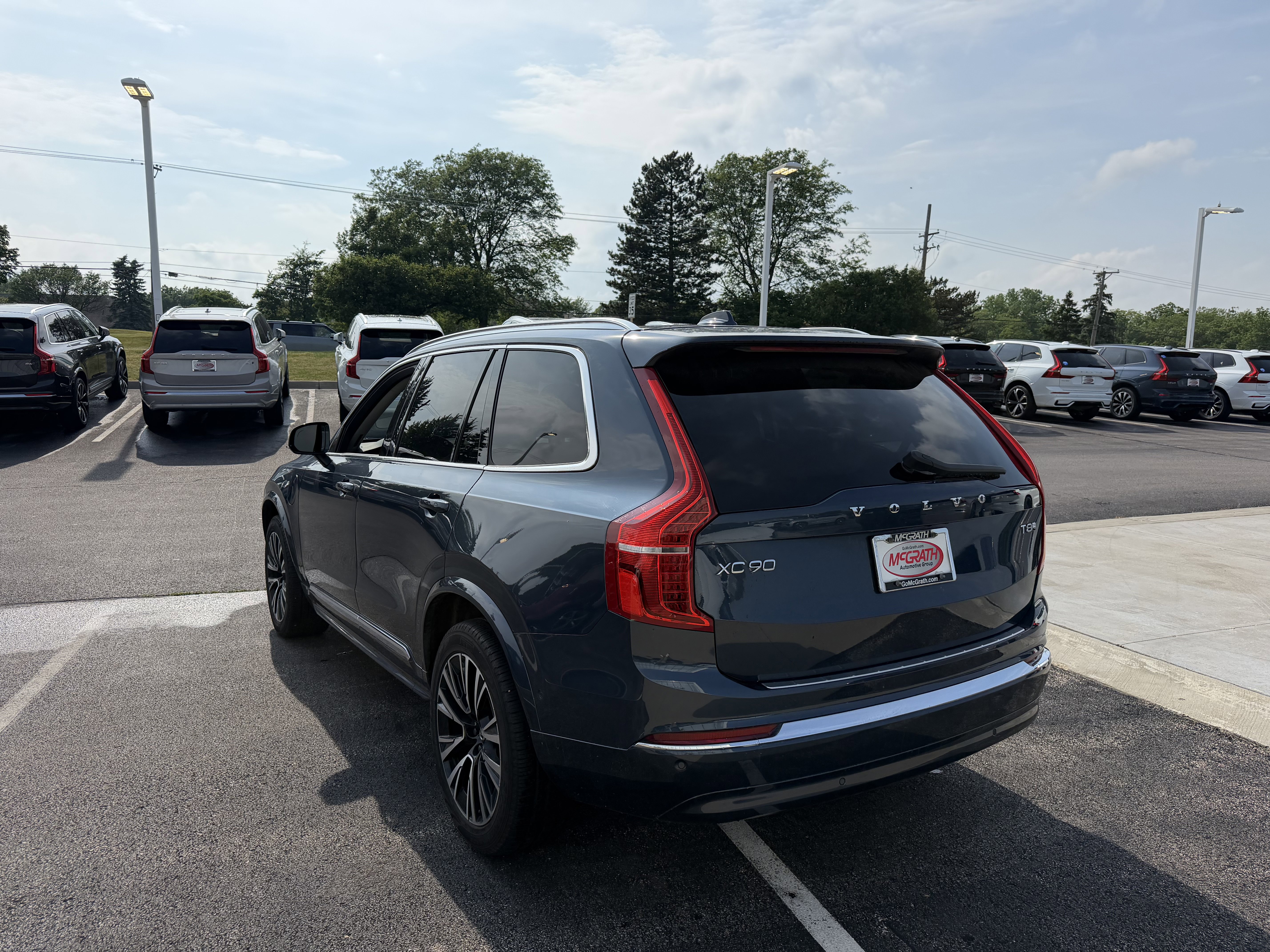 Used 2025 Volvo XC90 T8 Plus w/ Protection Package Premier AWD/4WD image 5