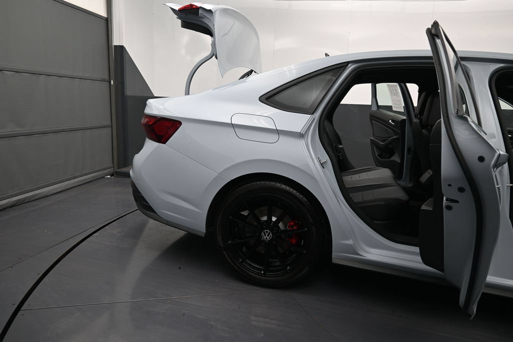Used 2026 Volkswagen Jetta GLI Autobahn FWD image 10