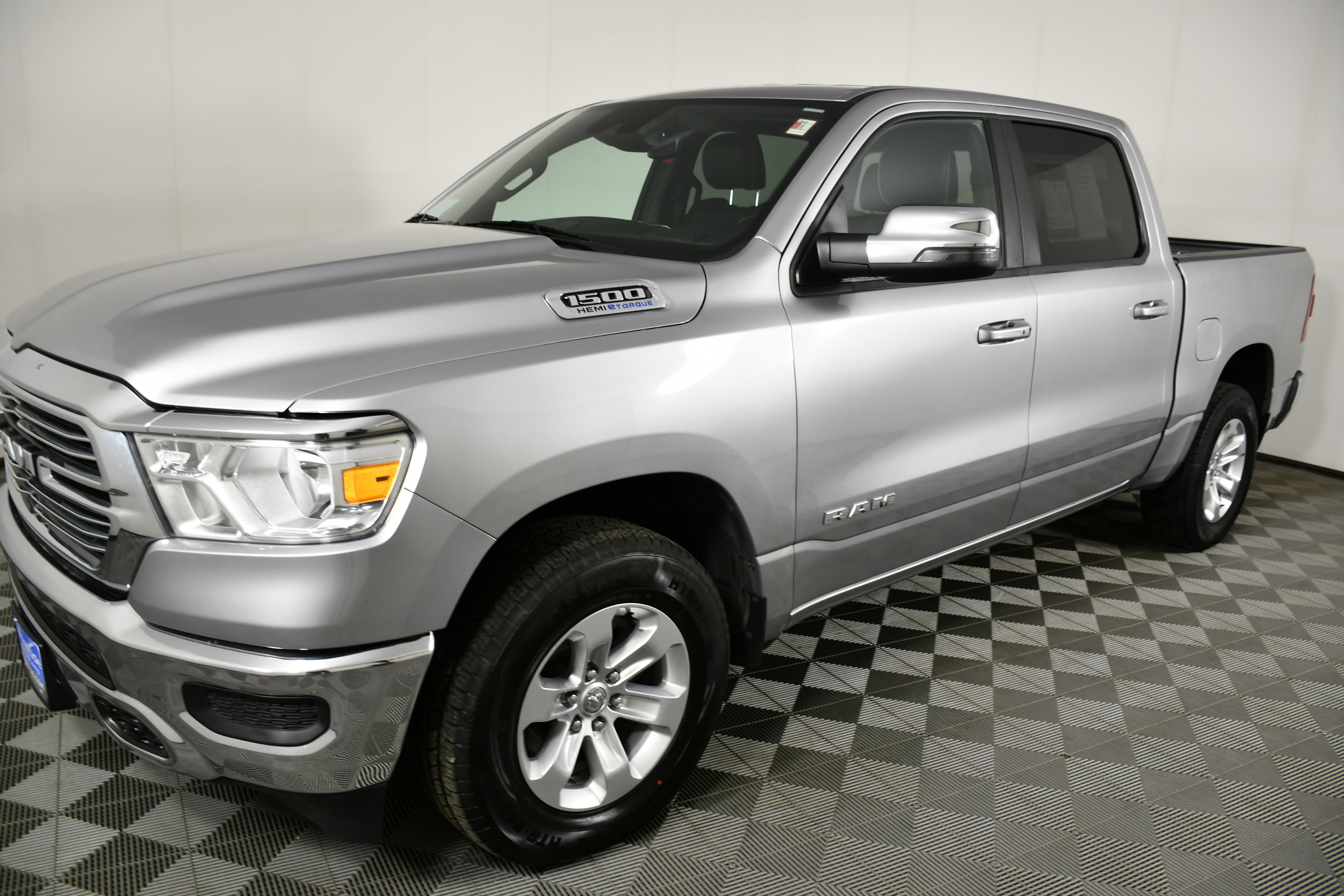 Used 2024 RAM 1500 Laramie image 10