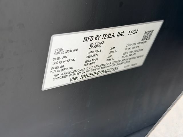 Used 2024 Tesla Cybertruck AWD Crew Cab image 20