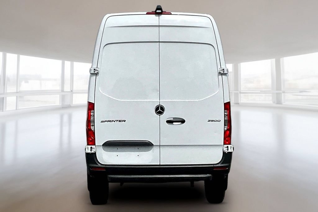 Used 2025 Mercedes-Benz Sprinter 2500 image 5