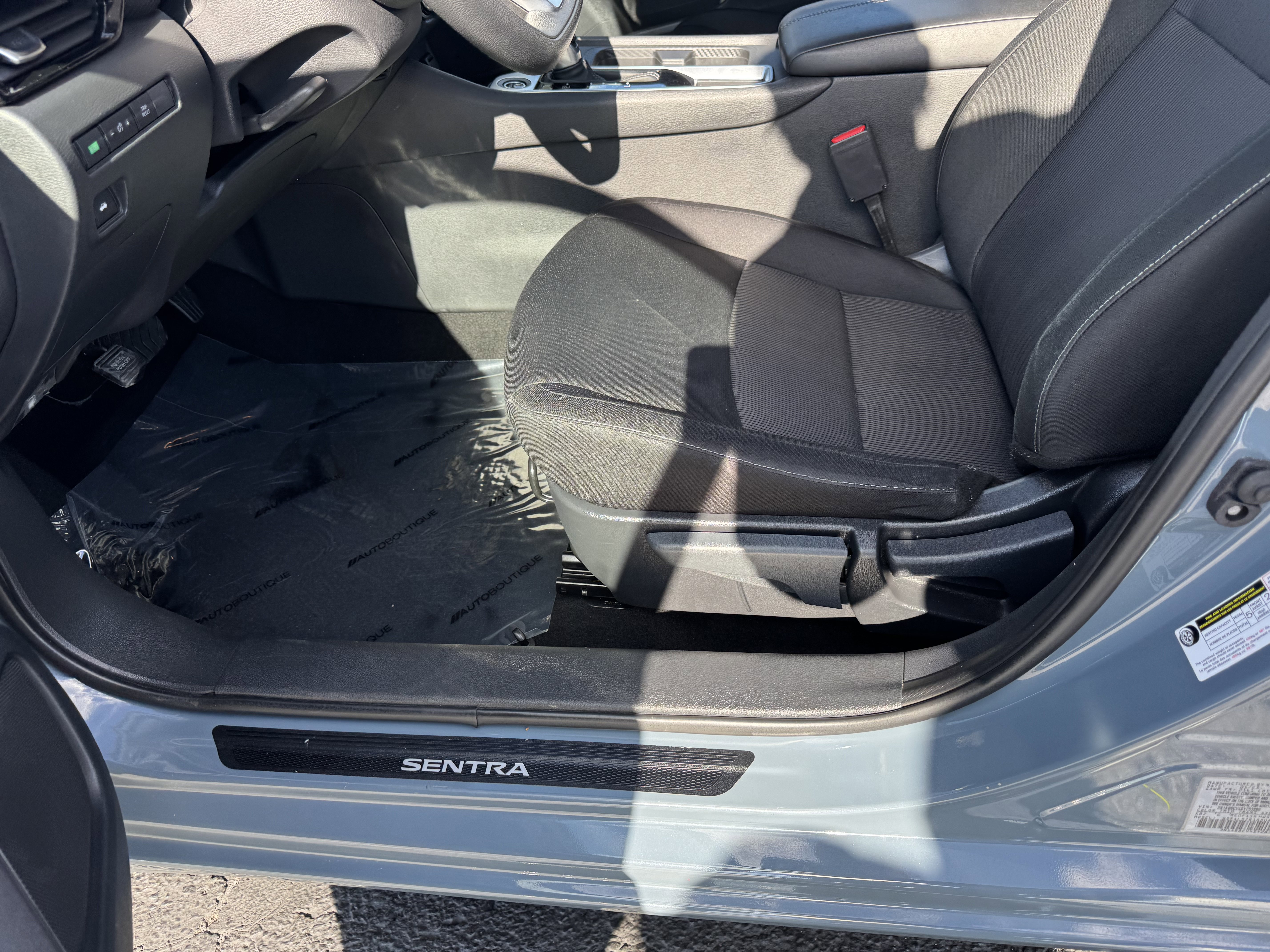 Used 2025 Nissan Sentra SV image 29