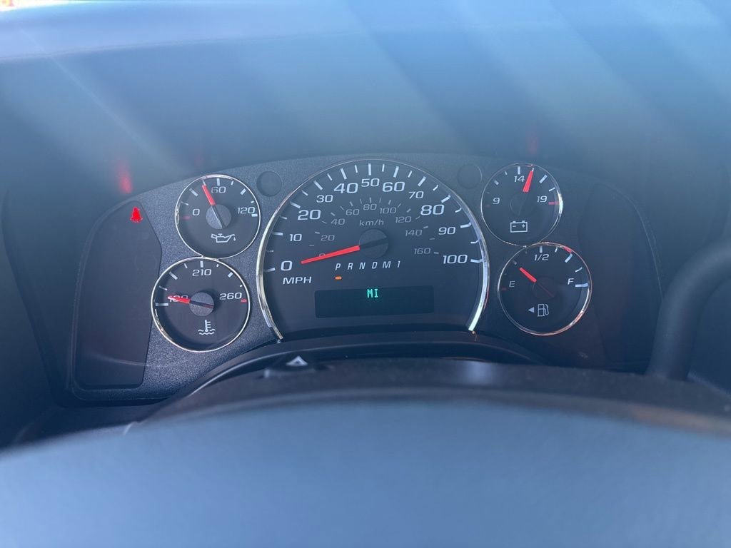 New 2025 Chevrolet Express 2500 w/ Driver Convenience Package RWD image 20
