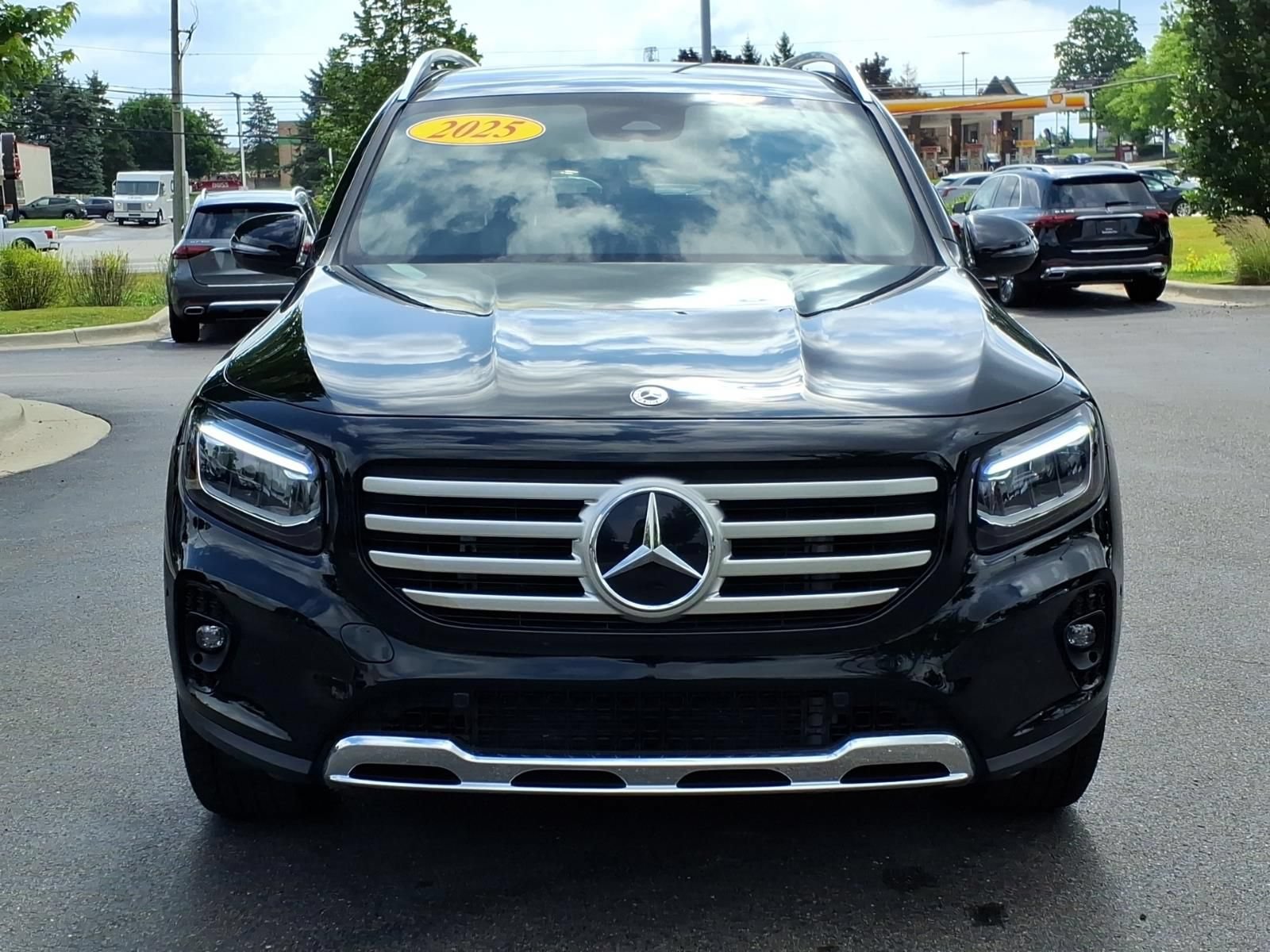 Certified 2025 Mercedes-Benz GLB 250 4MATIC image 9