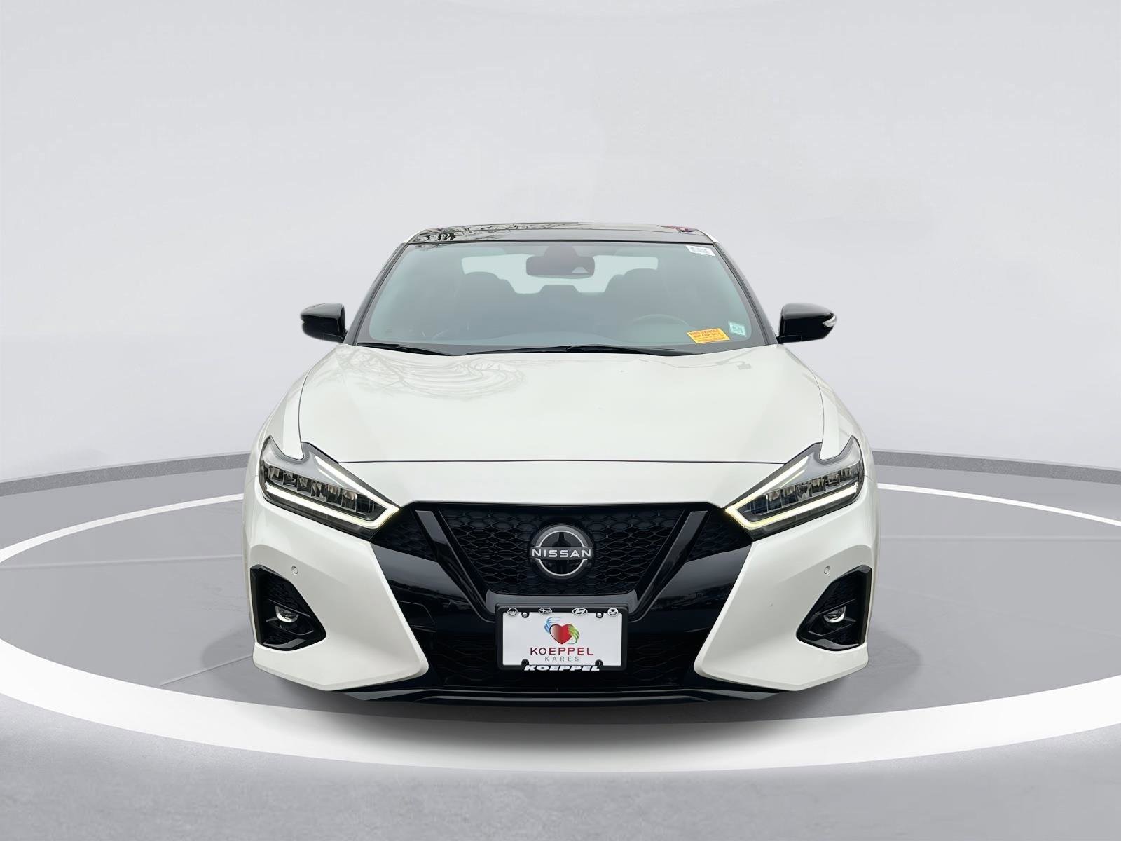 Used 2023 Nissan Maxima SR w/ Sport Mat Group image 2