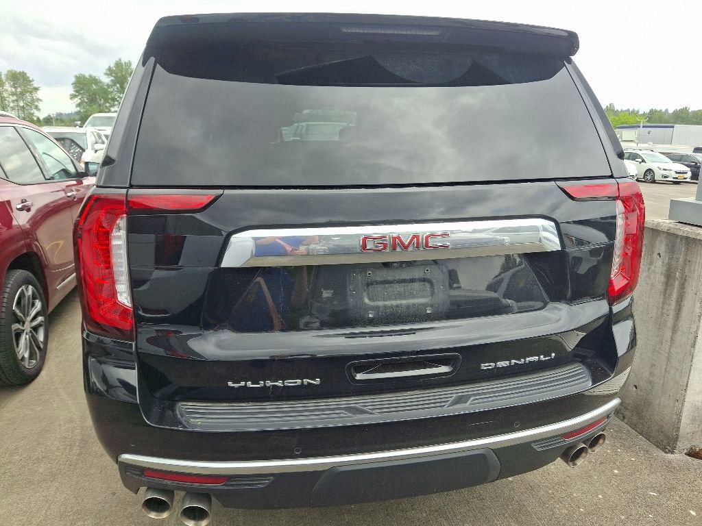 Used 2023 GMC Yukon XL Denali AWD/4WD image 8