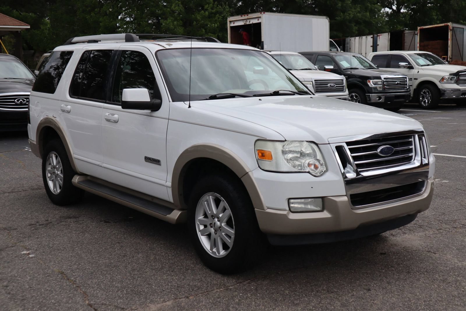 Used 2006 Ford Explorer Eddie Bauer RWD image 3
