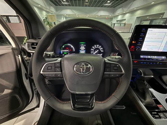 Used 2022 Toyota Sienna XSE image 16