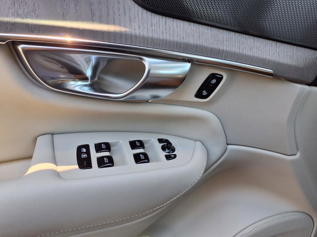 New 2026 Volvo XC90 B6 Ultra image 25