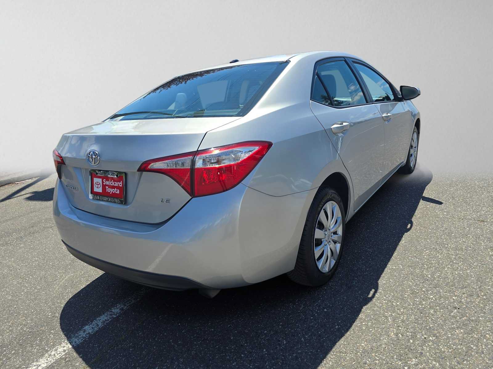 Used 2016 Toyota Corolla LE FWD image 3