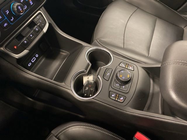 Used 2022 GMC Terrain SLT w/ Infotainment Package II image 14