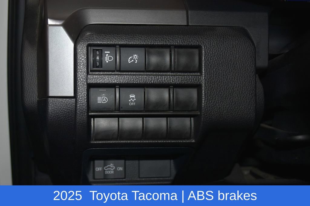 Used 2025 Toyota Tacoma TRD Off-Road image 10