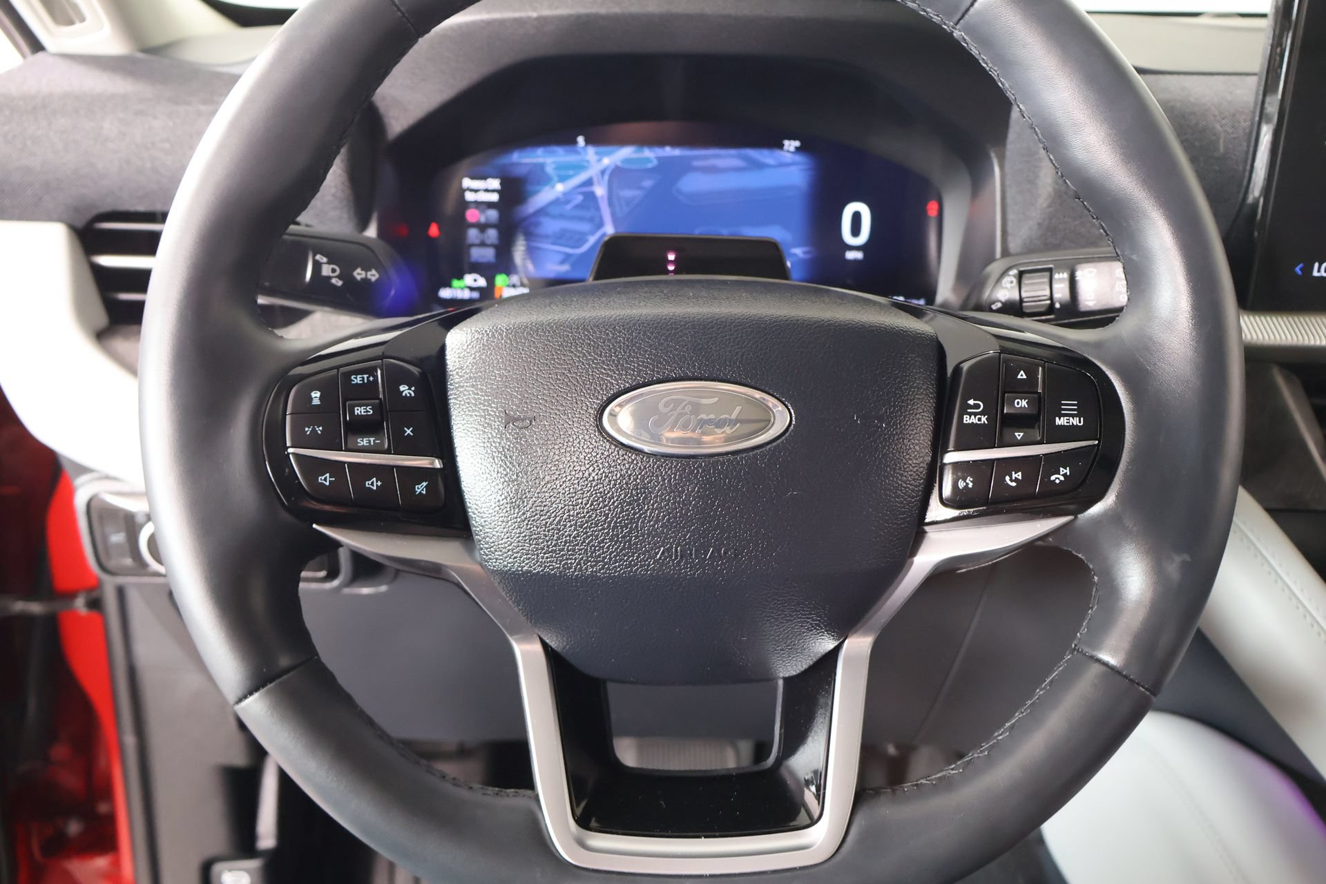 Used 2025 Ford Explorer Platinum w/ Ultimate Package AWD/4WD image 3