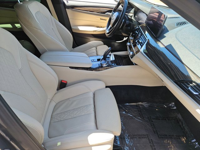 Used 2021 BMW 540i w/ Premium Package image 24