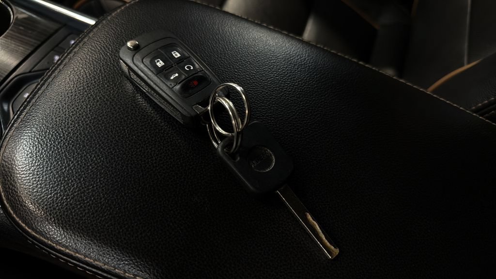 Used 2018 Chevrolet Impala Premier FWD image 36
