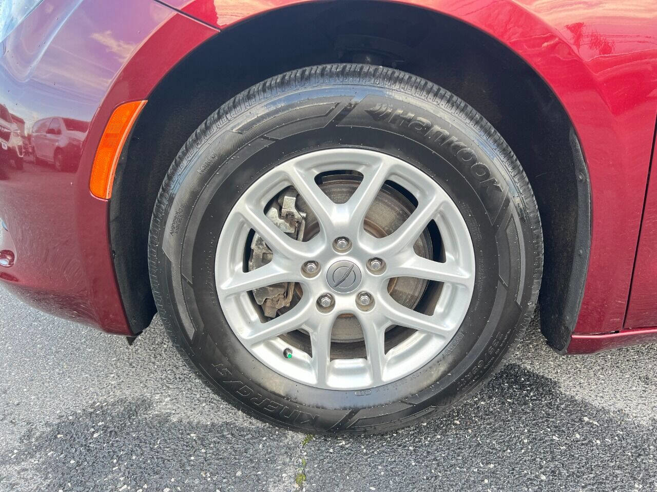 Used 2021 Chrysler Voyager Lxi image 40