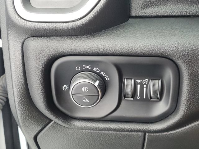 Used 2024 RAM 2500 Laramie w/ Safety Group AWD/4WD image 32