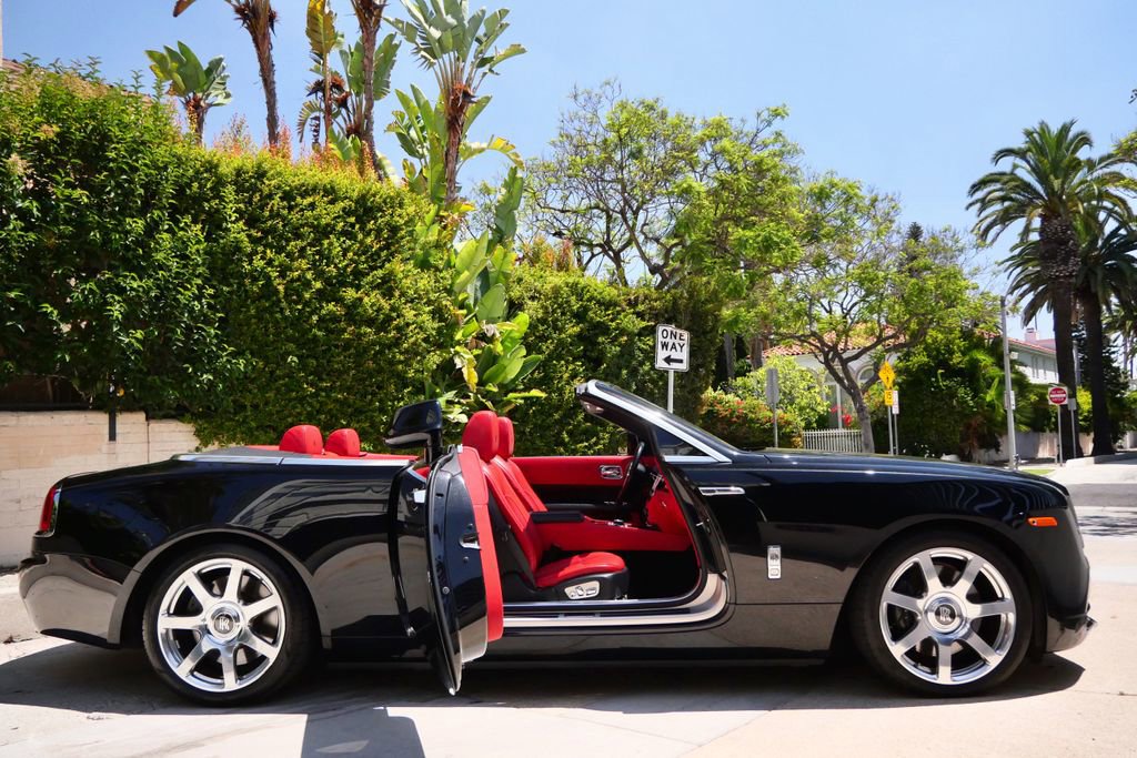 Used 2018 Rolls-Royce Dawn RWD image 5