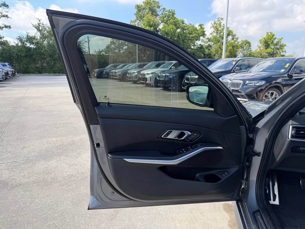 Certified 2023 BMW 330i Sedan w/ M Sport Package RWD image 11