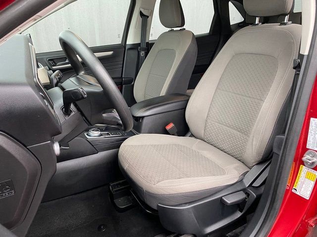 Used 2022 Ford Escape SE FWD image 17