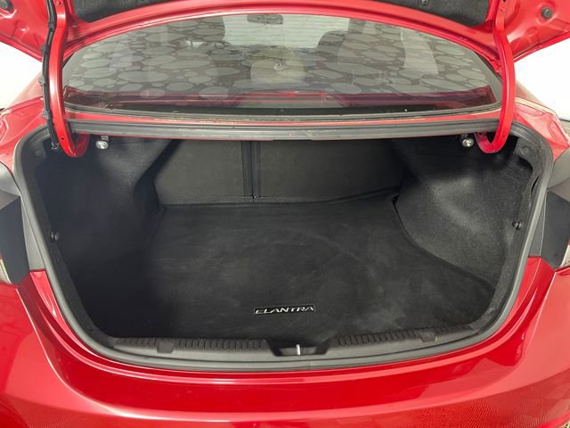 Used 2016 Hyundai Elantra SE image 16