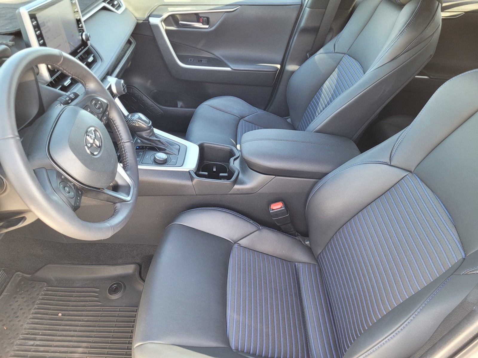 Used 2022 Toyota RAV4 XSE AWD/4WD image 19