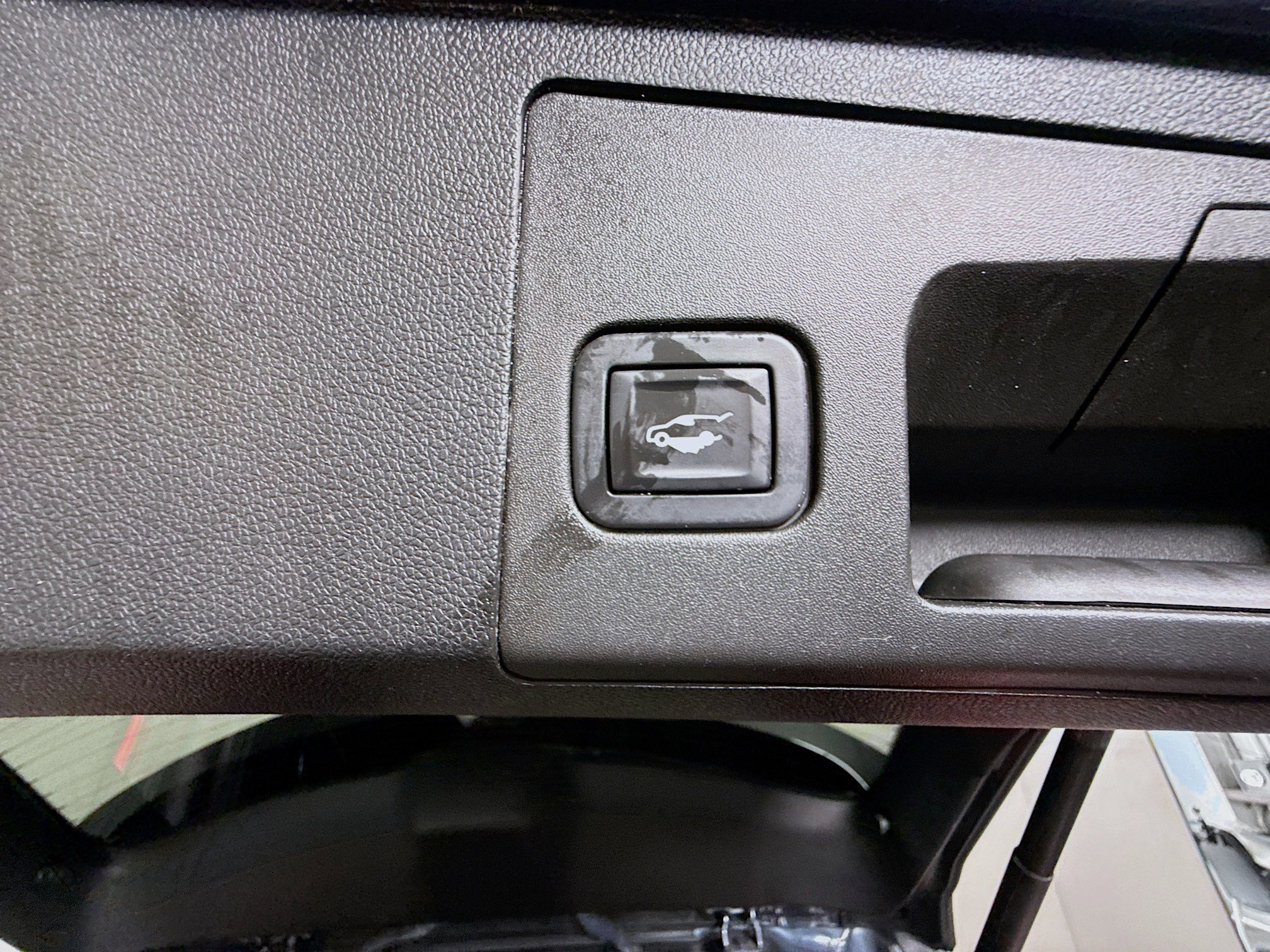 Used 2020 Cadillac XT4 Sport w/ Enhanced Visibility Package image 41