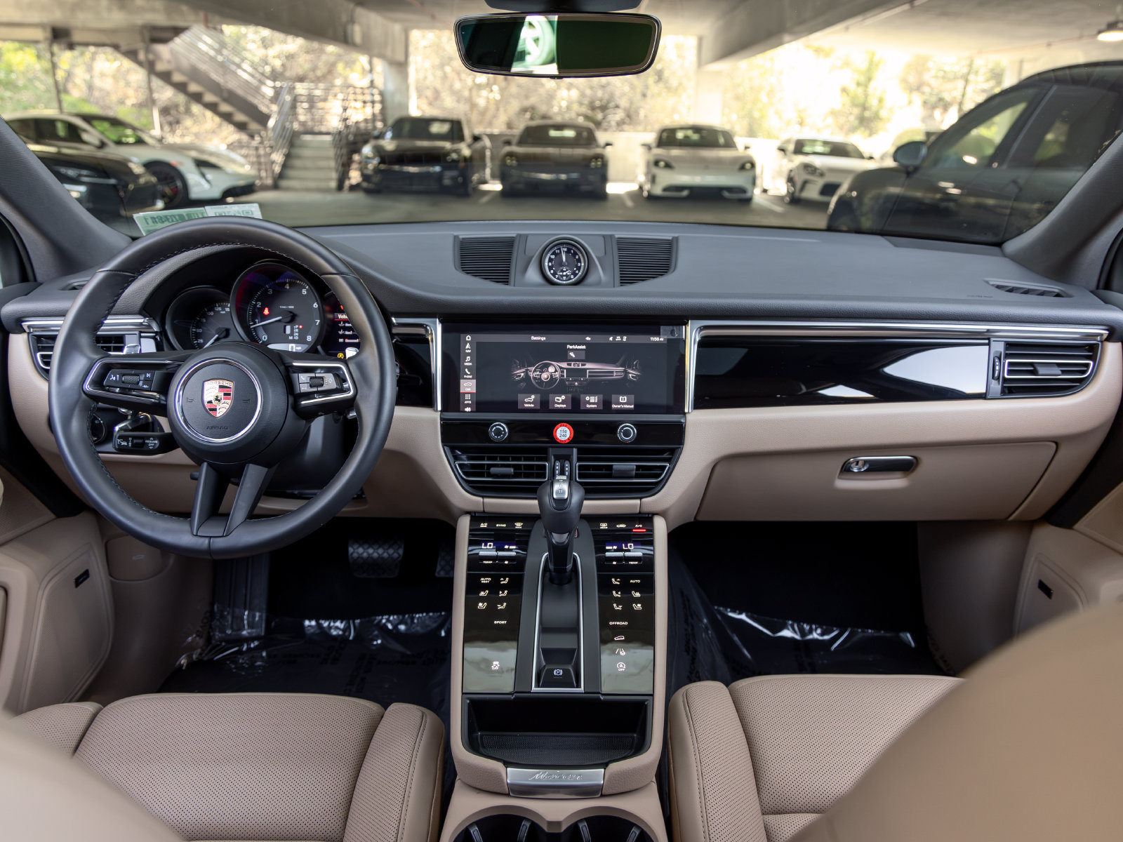 Certified 2026 Porsche Macan AWD/4WD image 34