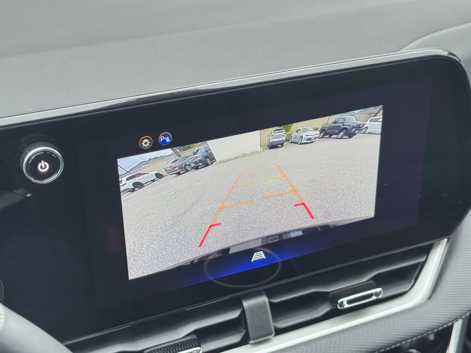 Used 2025 Chevrolet Equinox LT image 17