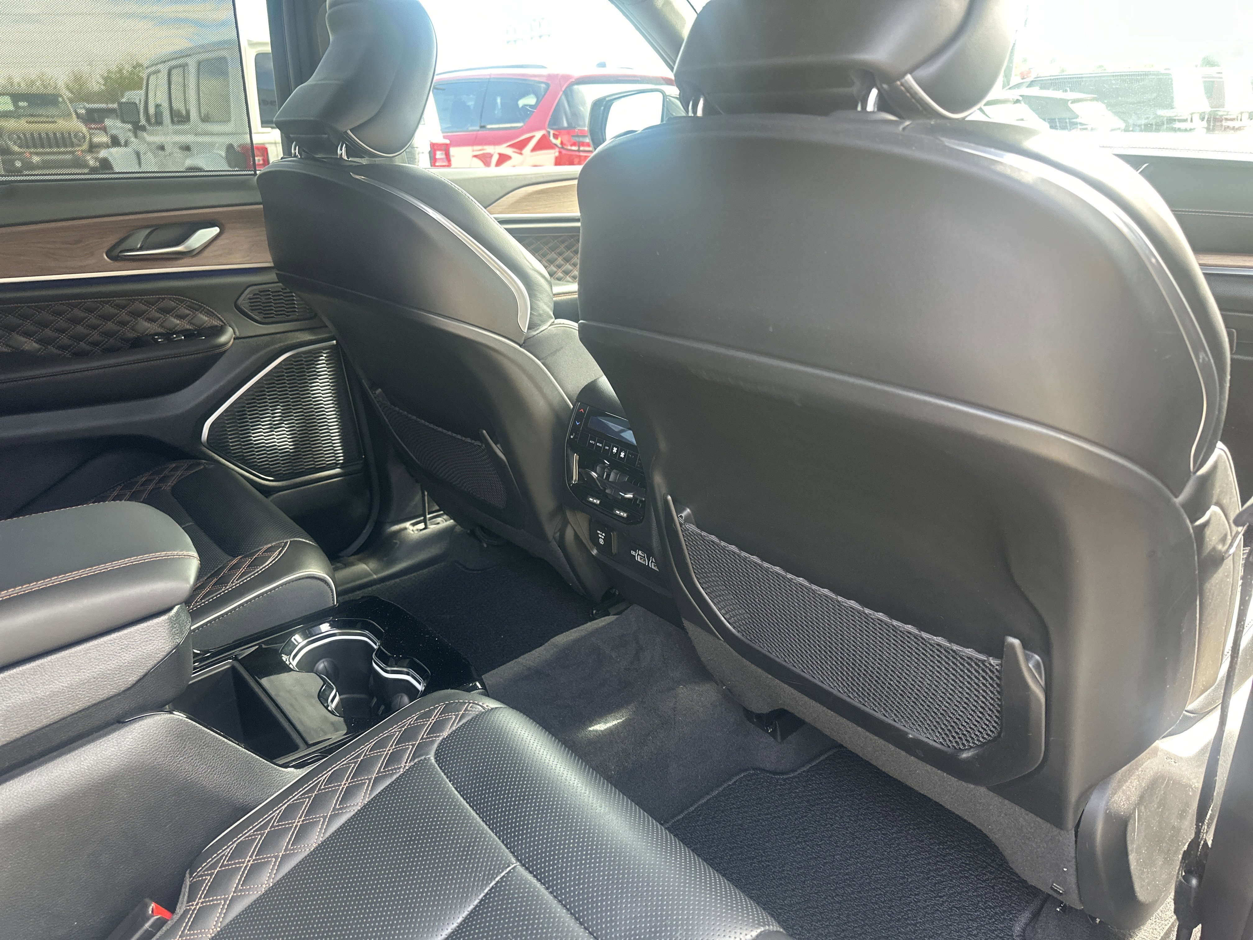 Used 2021 Jeep Grand Cherokee L Summit w/ Luxury Tech Group V image 28