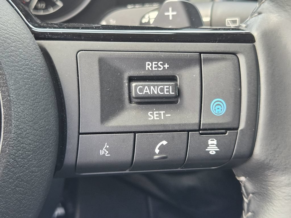 Used 2025 Nissan Pathfinder SL FWD image 22