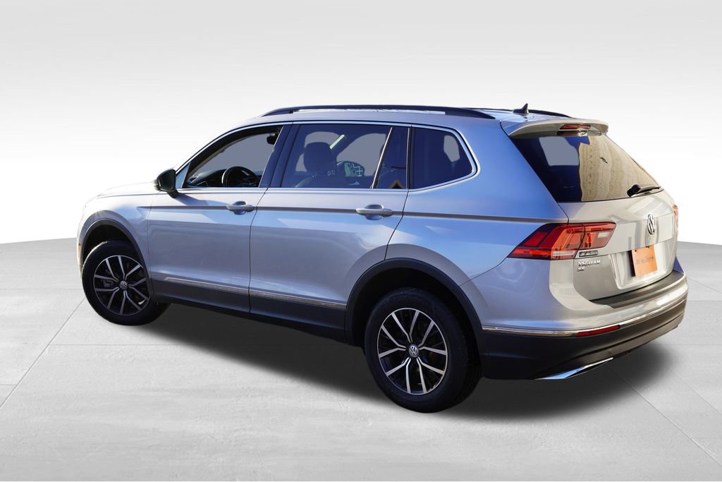 Used 2021 Volkswagen Tiguan SE w/ Panoramic Sunroof Package image 8