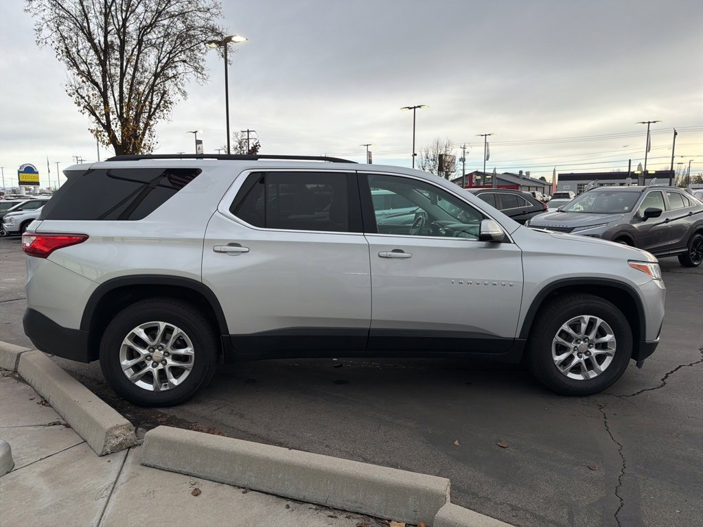 Used 2021 Chevrolet Traverse LT w/ LPO, Cargo Package image 5
