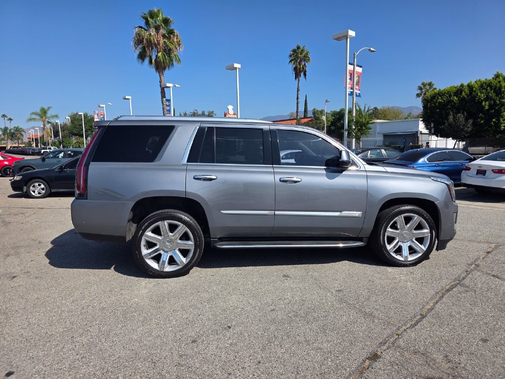 Used 2020 Cadillac Escalade Luxury RWD image 4