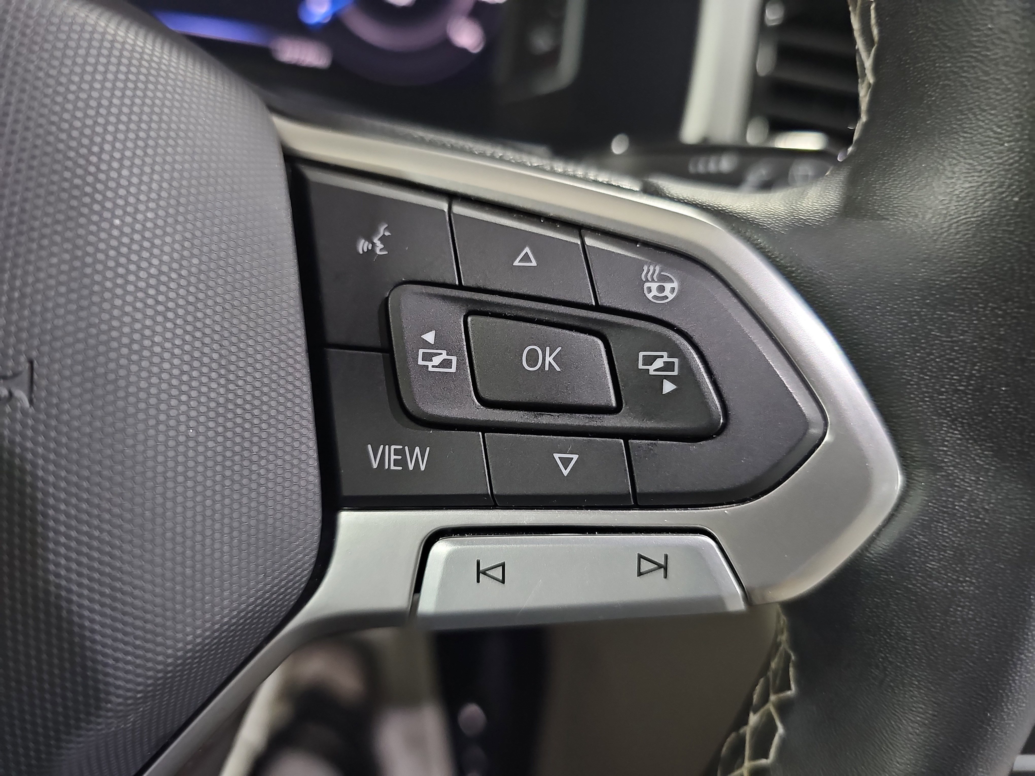 Used 2023 Volkswagen Atlas SEL image 18