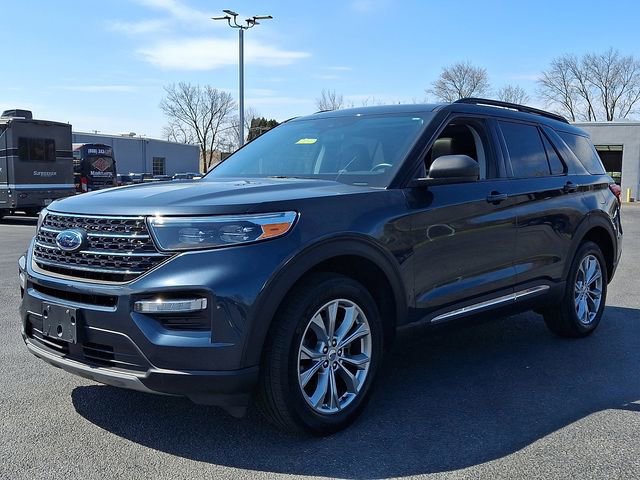 Used 2023 Ford Explorer XLT w/ Equipment Group 202A image 6