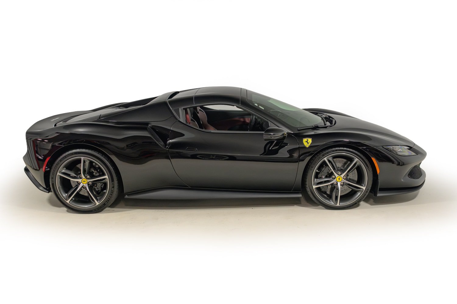 Used 2024 Ferrari 296 GTS RWD image 17