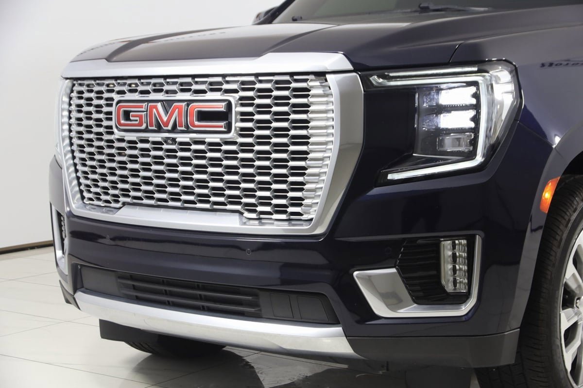 Used 2021 GMC Yukon Denali w/ Denali Premium Package image 57