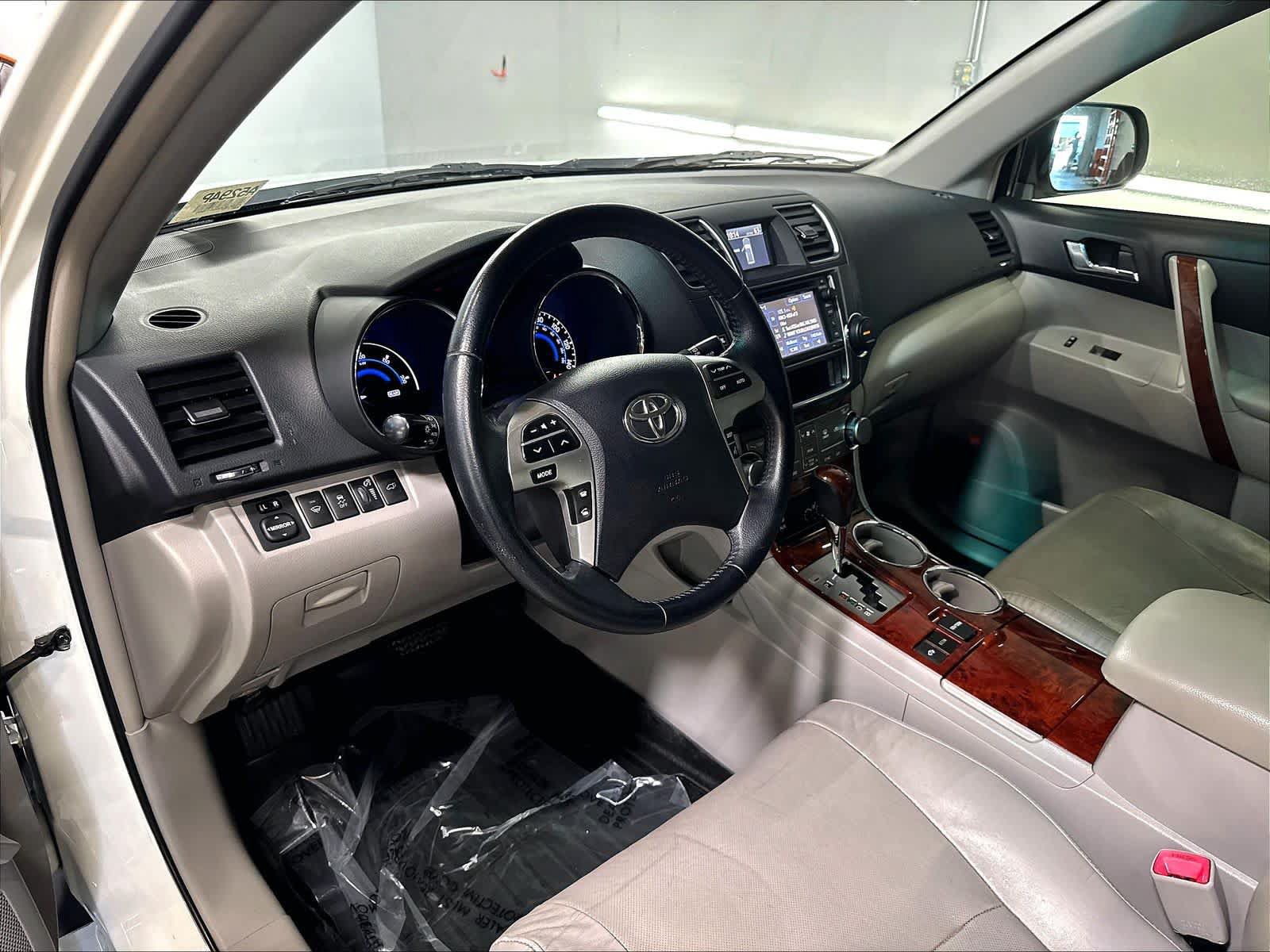 Used 2013 Toyota Highlander Limited AWD/4WD image 15
