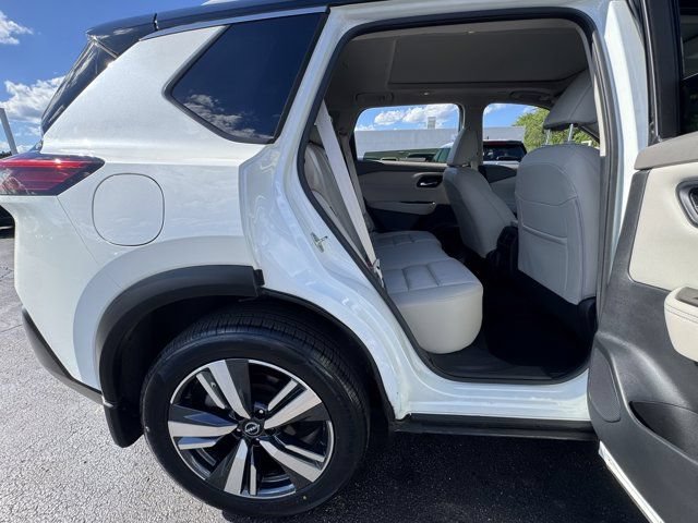Used 2023 Nissan Rogue SL AWD/4WD image 19