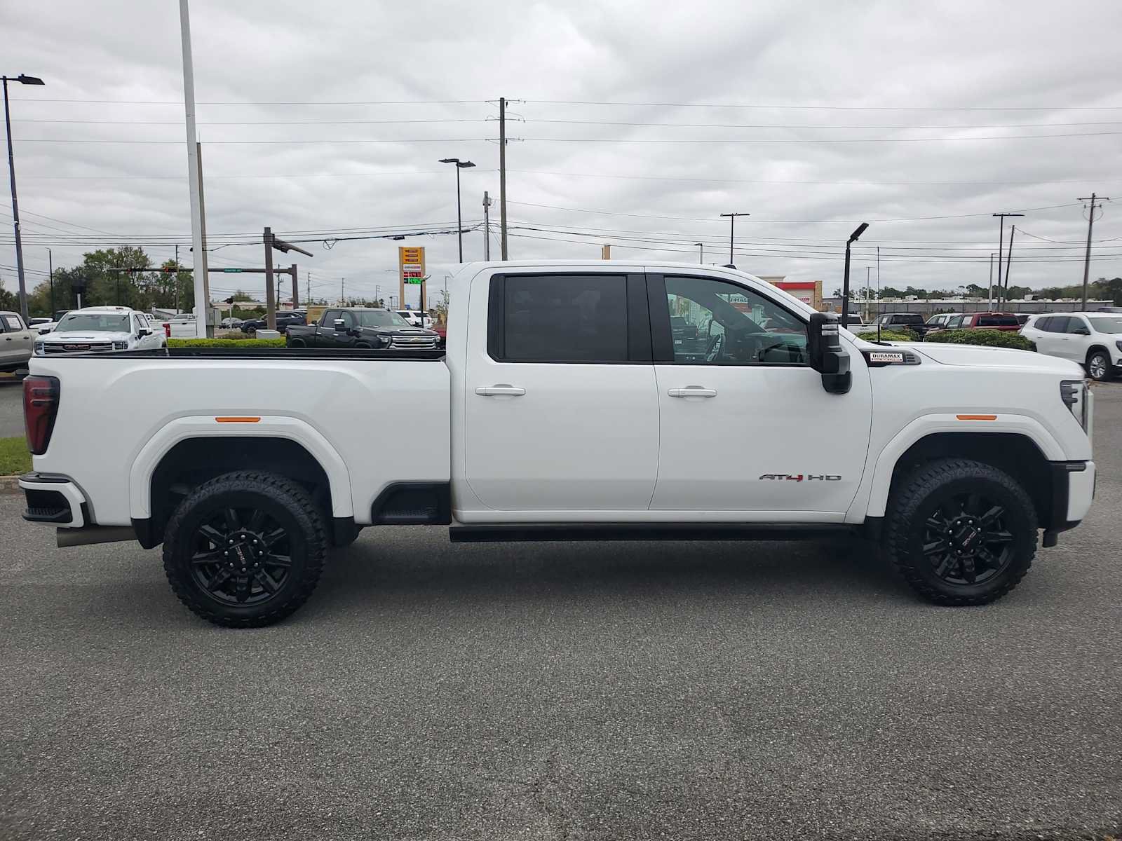 Used 2024 GMC Sierra 2500 AT4 w/ AT4 Premium Plus Package AWD/4WD image 7