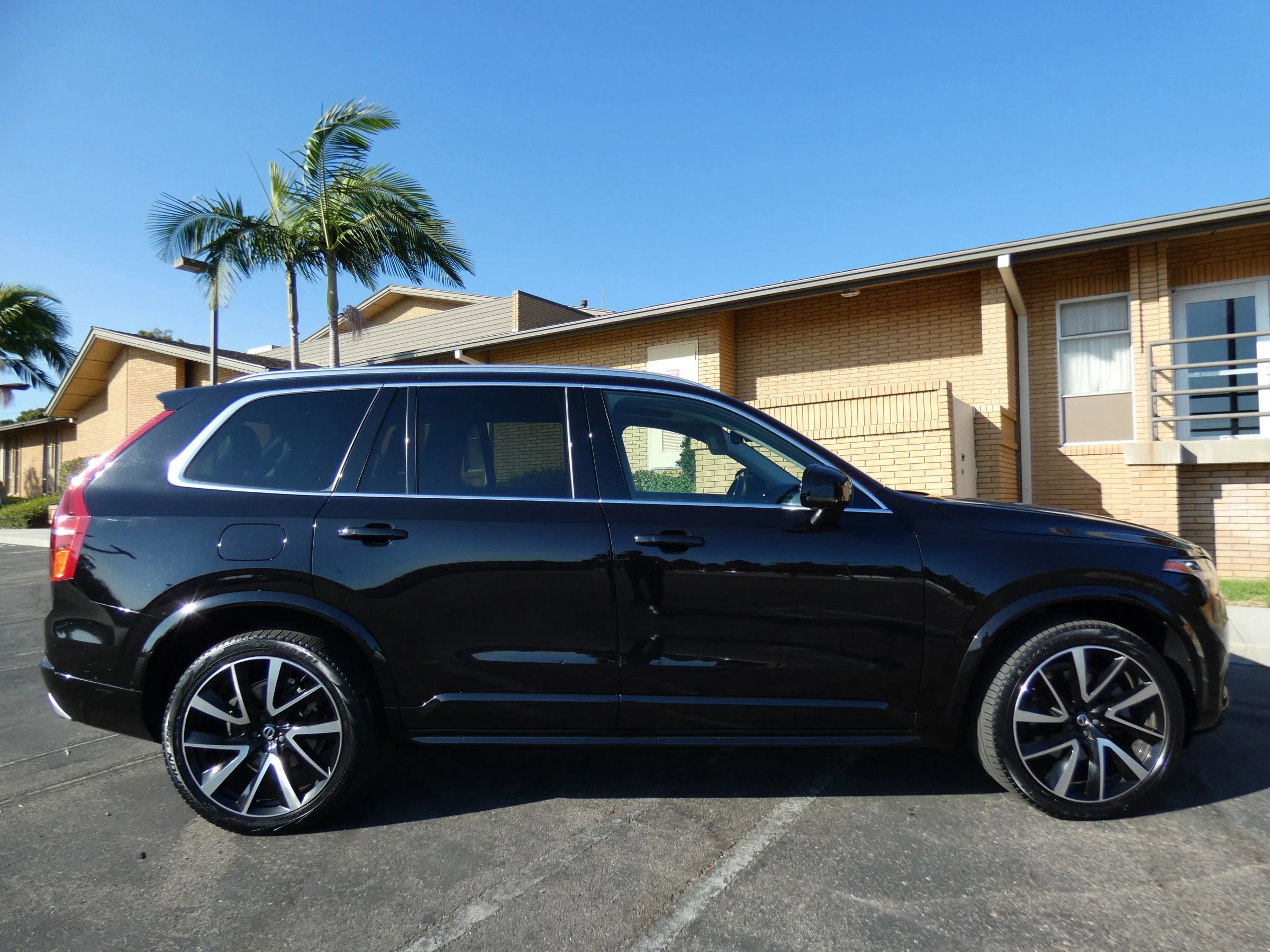 Used 2020 Volvo XC90 T6 Momentum image 6