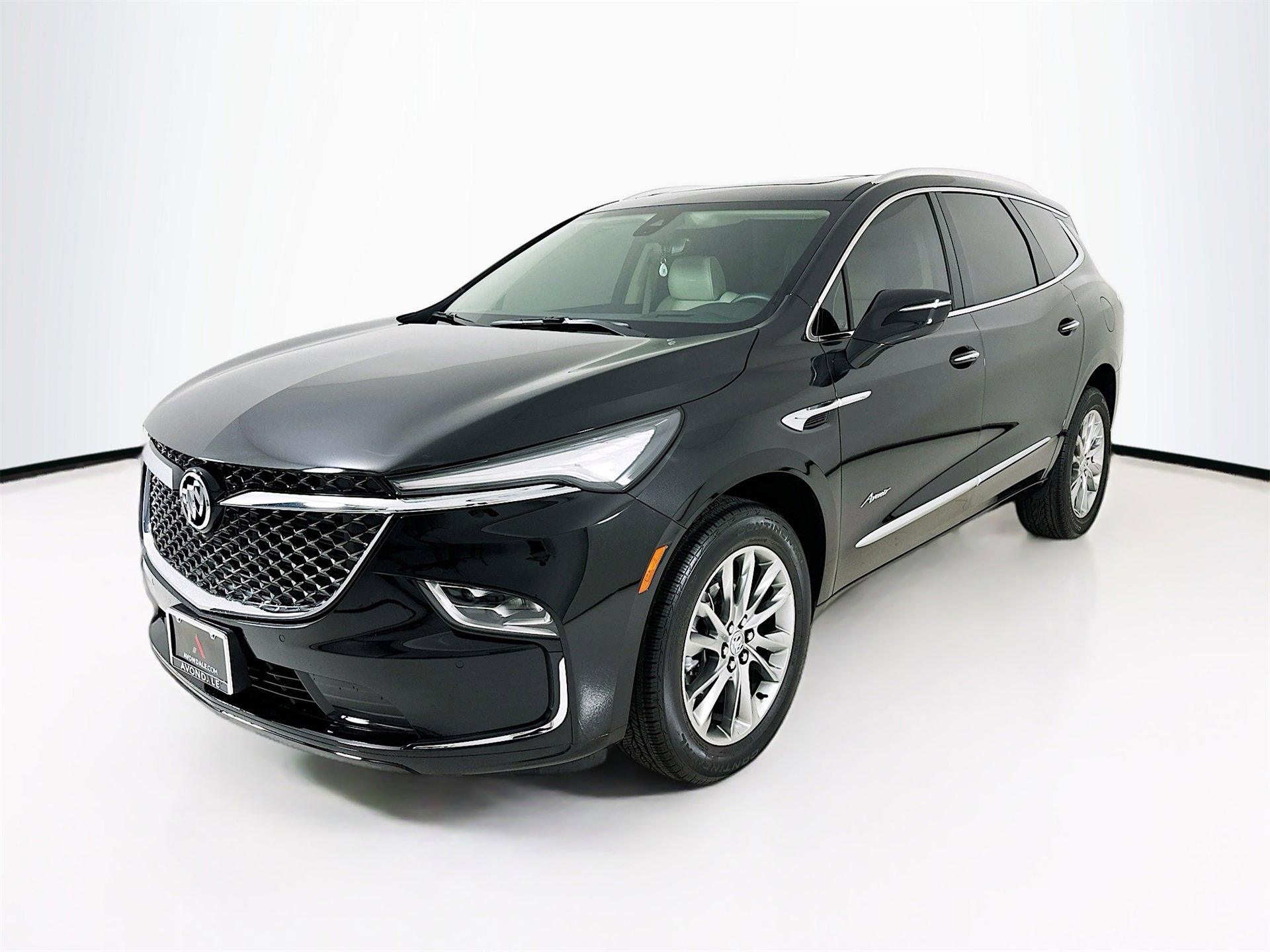 Used 2024 Buick Enclave Avenir w/ Avenir Technology Package image 3