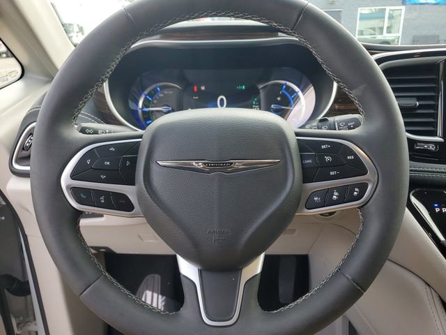 Certified 2023 Chrysler Pacifica Limited image 25