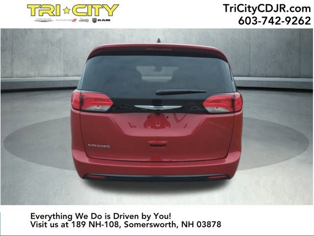 New 2026 Chrysler Voyager LX image 4