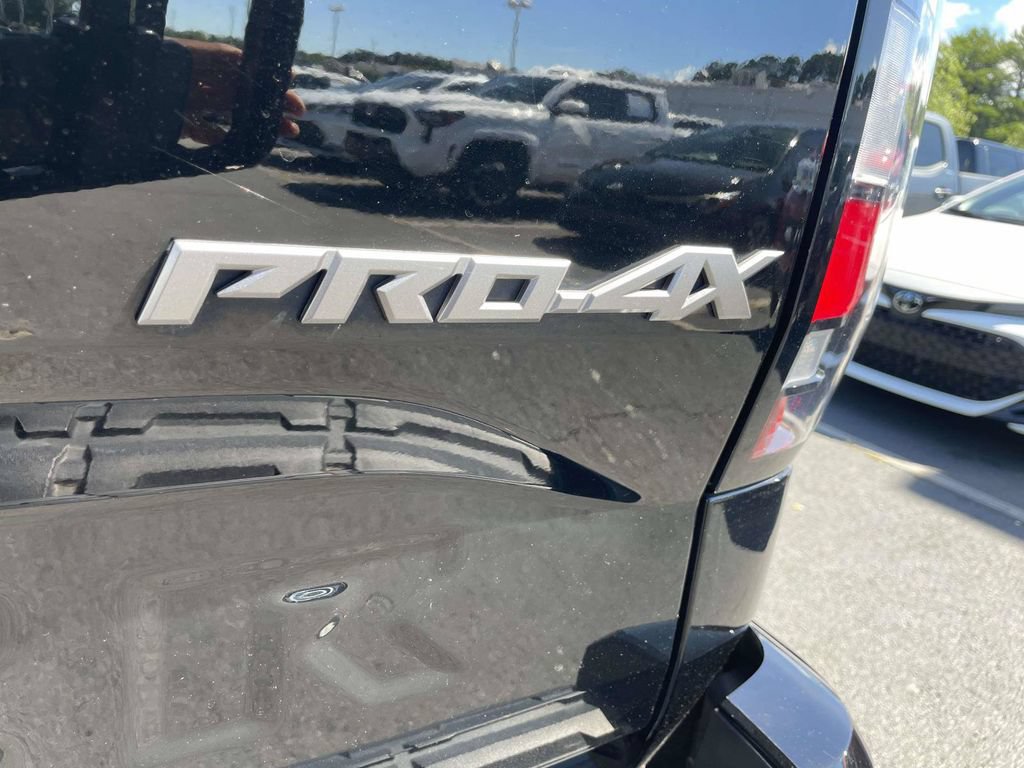 Used 2023 Nissan Frontier PRO-4X w/ Pro-4X Premium Package AWD/4WD image 9