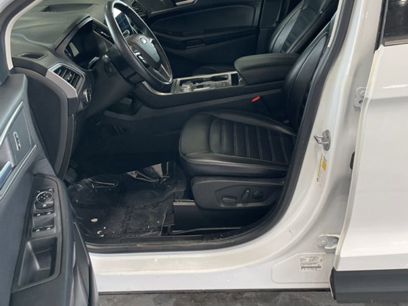 Used 2023 Ford Edge SEL image 12