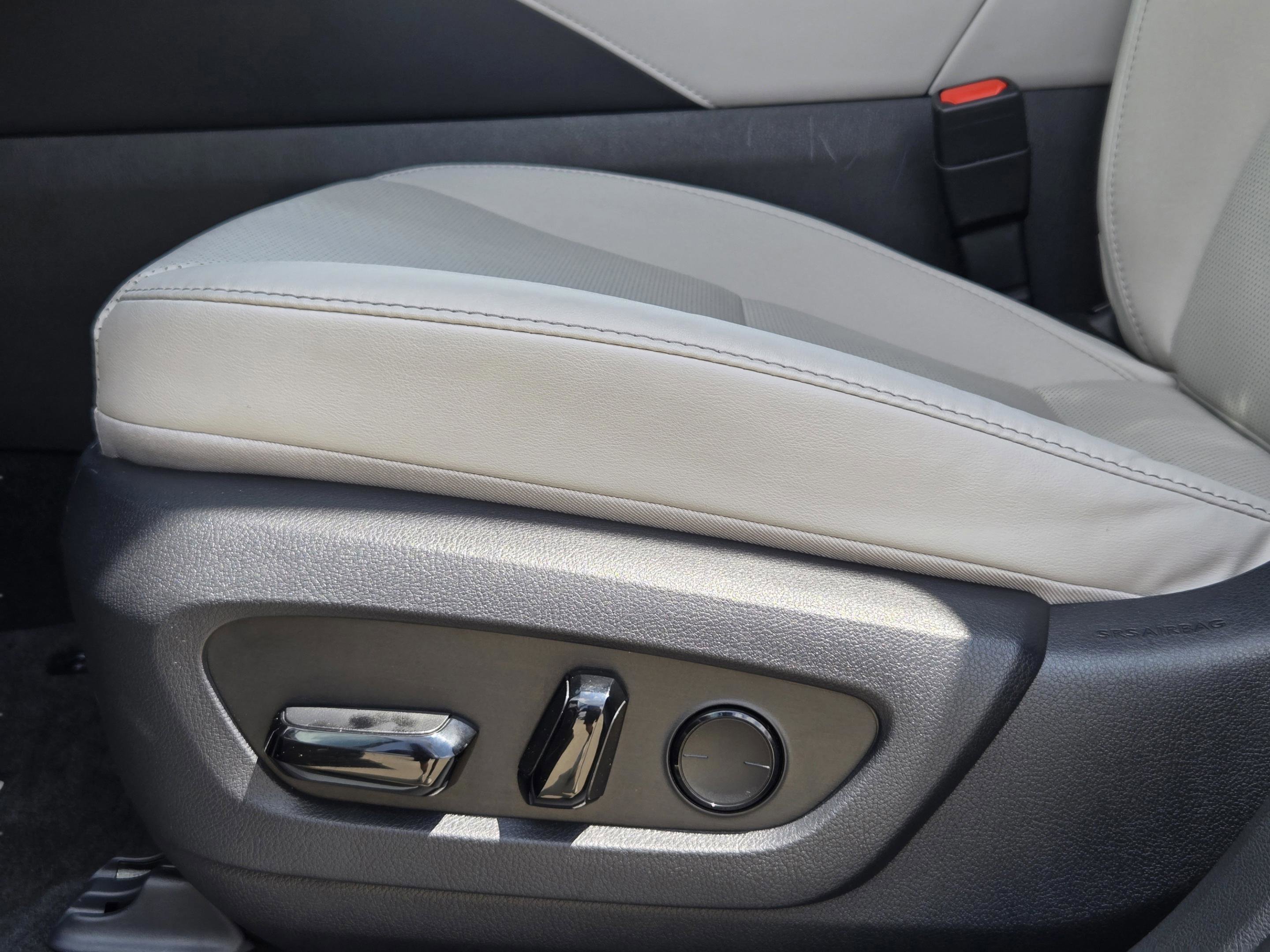 Used 2025 Lexus RX 350 Premium w/ Convenience Package FWD image 20