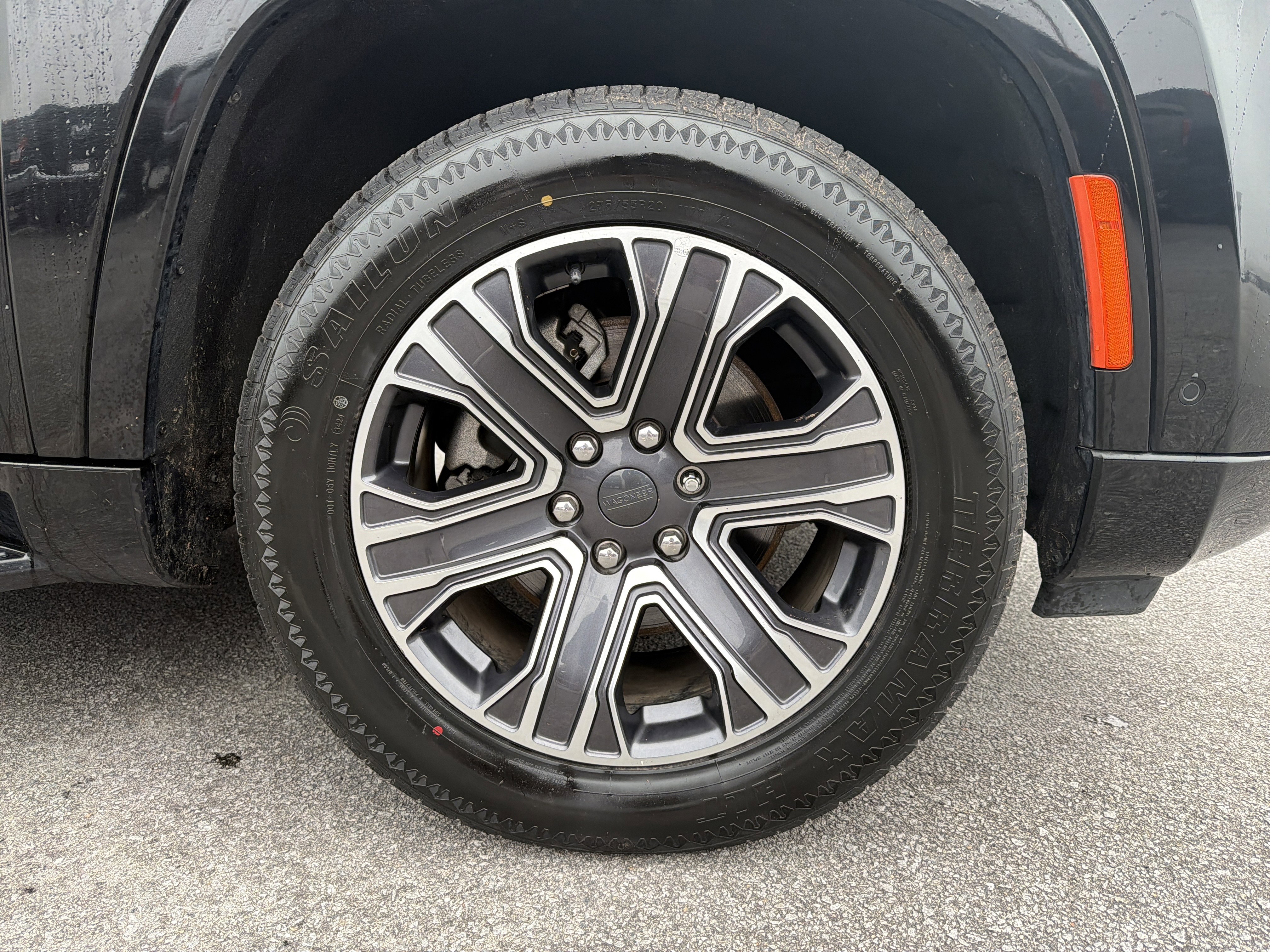 Used 2024 Jeep Wagoneer Series II w/ Flexible Seating Group image 13