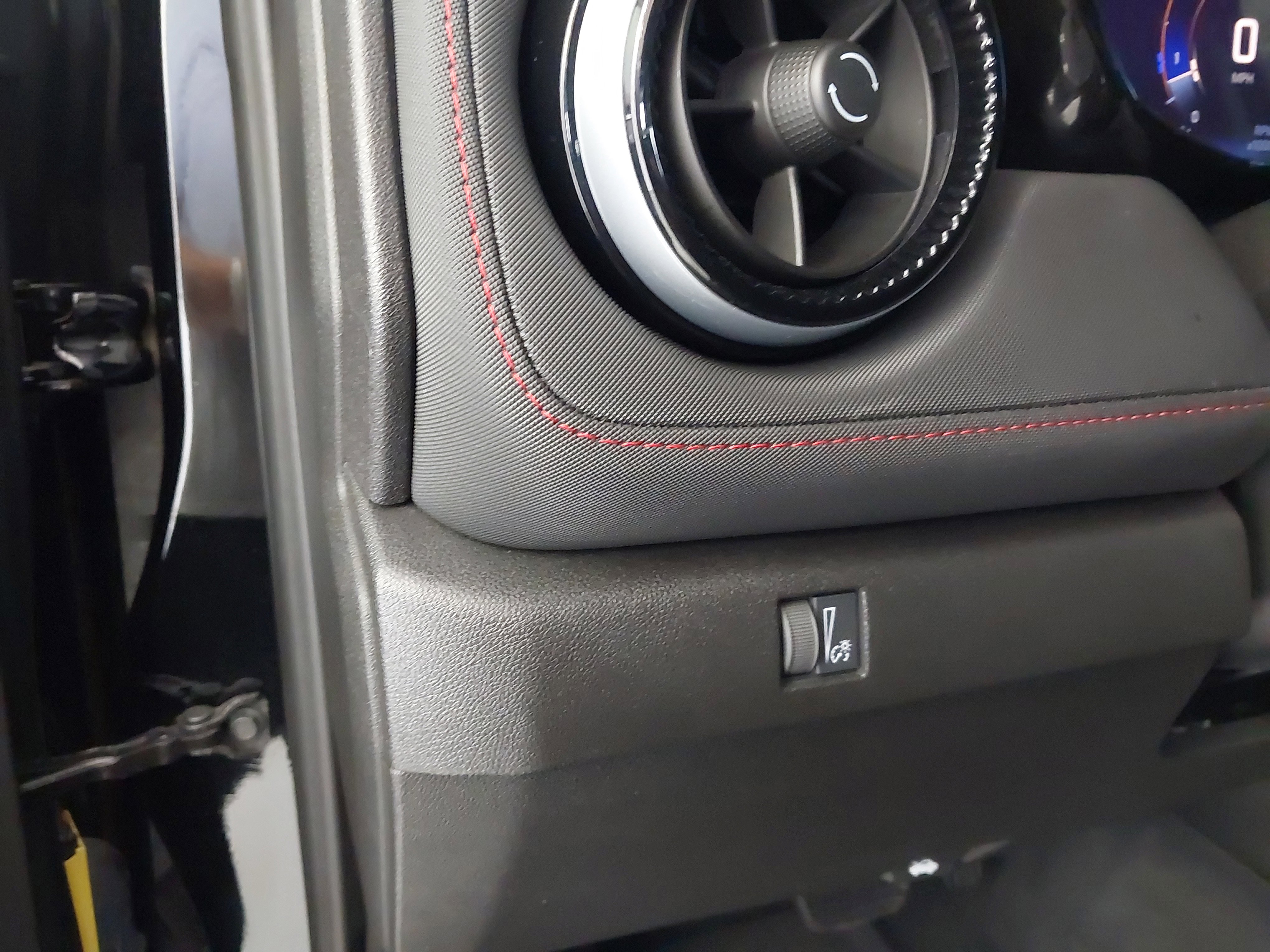 Used 2023 Chevrolet Colorado Z71 w/ Z71 Convenience Package 2 image 24